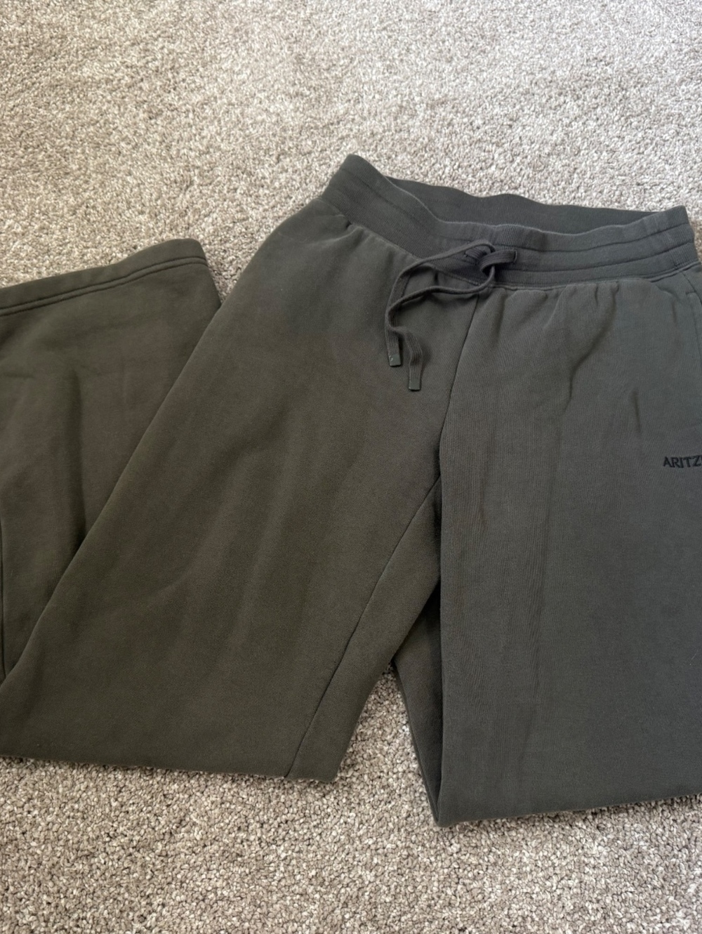 Aritzia Olive Green Cozy Sweatfleece Boyfriend Wide Leg Sweatpant Size XS - Picture 3 of 6